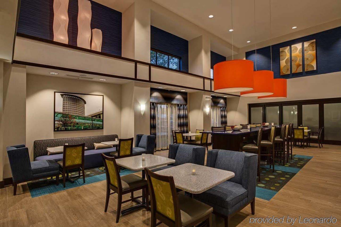 Hotel Hampton & - Elyria